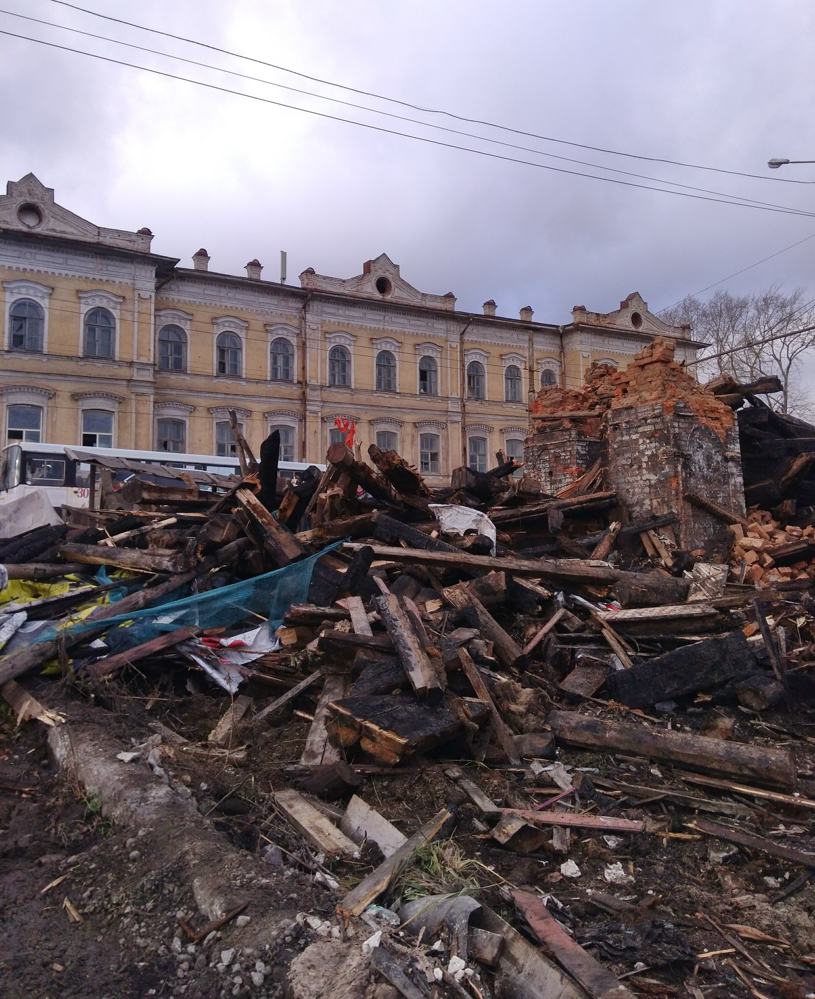 Дом купца Назарова в Вологде снесли экскаватором под видом реставрации |  26.10.2018 | Вологда - БезФормата