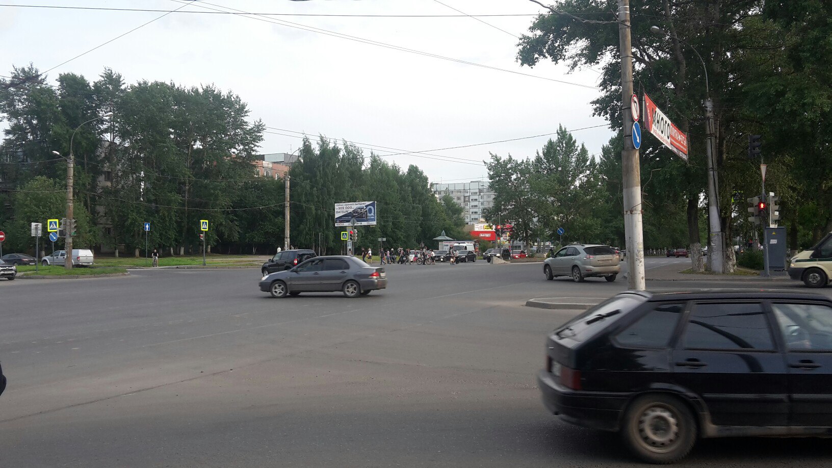 Пешеходы в Вологде жалуются на новый режим светофора на перекрестке Пошехонское  шоссе-Ярославская | 01.08.2017 | Вологда - БезФормата