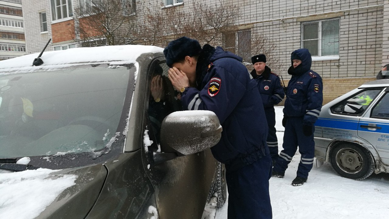 В Вологде полиция изымает листовки штаба Навального | 23.01.2018 | Вологда  - БезФормата