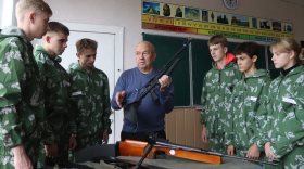 Уроки начальной военной подготовки введут в российских школах в 2023 году