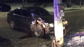 В Вологде автомобиль «Шкода» сбил человека и врезался в столб
