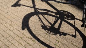 Жительница Череповца через суд взыскала деньги с наехавшего на нее велосипедиста