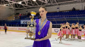 Виктория Збаражская из Великого Устюга заняла 1 место на V этапе Кубка России по синхронному катанию на коньках 