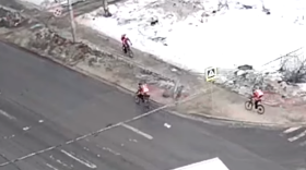 В Вологде двое велокурьеров столкнулись на тротуаре у перекрёстка улиц Герцена и Левичева