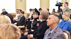 В преддверии Дня защитника Отечества в Вологде торжественно вручили паспорта юным вологжанам
