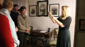 Экскурсия по выставке дамских аксессуаров 19-го века пройдет в Вологде 1 апреля
