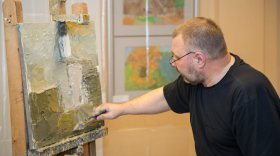 Выставка живописи трех художников проходит в галерее «Красный мост» в Вологде