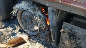 Сотрудники Росгвардии Вологодской области остановили на трассе горящий автомобиль