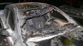 Иномарка сгорела в Вологде по неизвестной причине