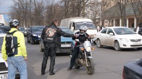 Голландский байкер придумал шутку про дороги в Вологде