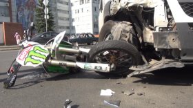 В Вологде микроавтобус столкнулся с мотоциклом