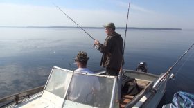 Нетерпеливых рыбаков поймали полицейские в Онежском озере