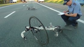 Двух велосипедистов сбили на трассе Вологда-Новая Ладога