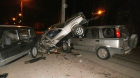 В Вологодской области пьяный водитель протаранил три машины и врезался в столб