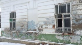 Хулиганы разбили стекла в усадьбе Спасское-Куркино в Вологодском районе