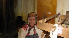 Сувениры, сделанные руками народных умельцев, можно купить на выставке-ярмарке в селе Шуйское