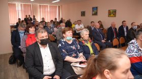 На мобильной приемной администрации Вологды в Лукьяново свои вопросы задали представители трех ТОСов