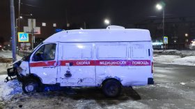 Машина скорой помощи попала в ДТП в Череповце