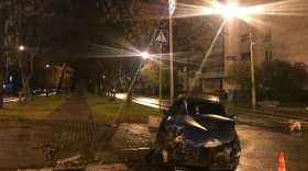 В Череповце водитель «Мазды» устроил ДТП с двумя пострадавшими и скрылся