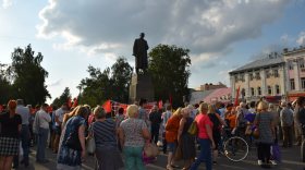 На митинге в Вологде начали сбор подписей за прекращение полномочий четырех депутатов-единороссов