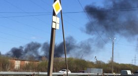 В Вологде загорелся битум: черный дым виден из всех районов города