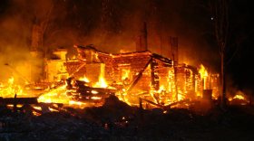 В Тотемском районе пенсионерка, изготовлявшая дома спиртное, погибла при пожаре