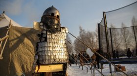 Средневековые бои второй день идут в усадьбе Гальских