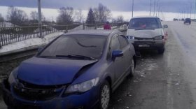 В Соколе из-за пьяного водителя без прав столкнулись три машины