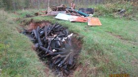 В Череповецком районе около одной деревни обнаружили 13 несанкционированных свалок