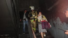 В Череповце из-за пожара в одной из квартир эвакуировали 15 жильцов пятиэтажки