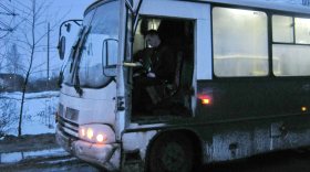 Сотрудники ГИБДД в Вологде проверили исправность автобусов перед выходом на линию