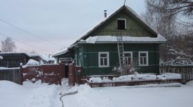 Житель Устюжны погиб при пожаре: мужчина не смог выйти из дома из-за больных ног