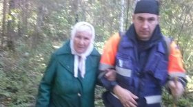 В Вологодском районе спасатели вывели из леса 85-летнюю пенсионерку
