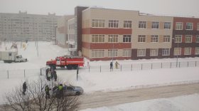 Десять школ и бизнес-центр в Вологде эвакуировали из-за звонков о минировании