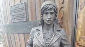 В Великом Устюге установили скульптуру Маруси Климовой