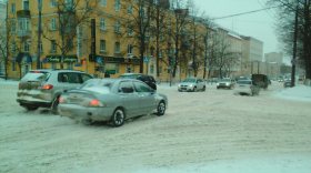 Администрация Вологды: на улицах работают около 30 единиц снегоуборочной техники