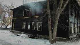 В Вологде ночью горел расселенный дом на Пугачева
