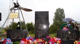 Памятник погибшим летчикам установили в Бабаевском районе