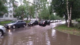 О подтоплениях улиц и тротуаров жители Вологды могут сообщать в диспетчерскую водоканала