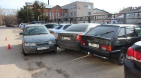 В Вологде пьяный водитель протаранил пять припаркованных автомобилей