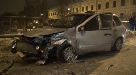 Водитель ВАЗа погиб в ДТП на Октябрьском мосту в Вологде
