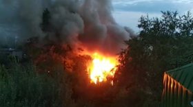 В Вологде сгорел еще один деревянный дом на Набережной VI армии