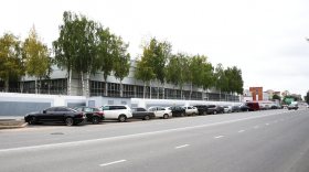 Парковку для 30 автомобилей оборудовали на улице Чехова в Вологде