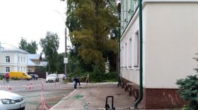 В Вологде снесли незаконно построенное летнее кафе гостиницы «Англитер» 