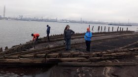 Останки большого деревянного корабля обнаружены на берегу Шексны