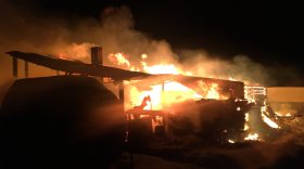 В Никольском районе из-за загоревшегося сарая сгорел двухквартирный дом