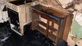 13 человек эвакуировали из-за пожара в квартире дома на улице Псковской в Вологде