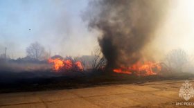 В Вологодском округе сгорели три сарайки и строительный мусор