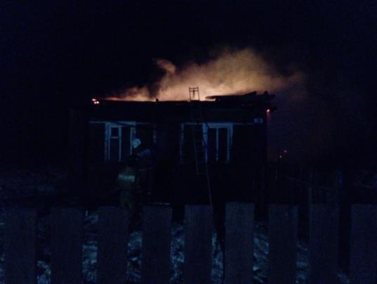 В Чагоде семья с четырьмя детьми осталась без крыши над головой из-за пожара 