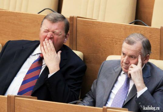 Депутатам и сенаторам в России разрешили отказаться от доплат к пенсии
